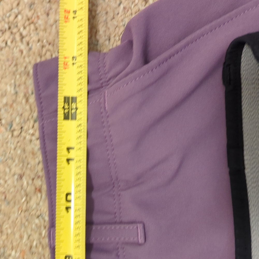 Pair of Under Armour heat gear shorts - Picture 4 of 7